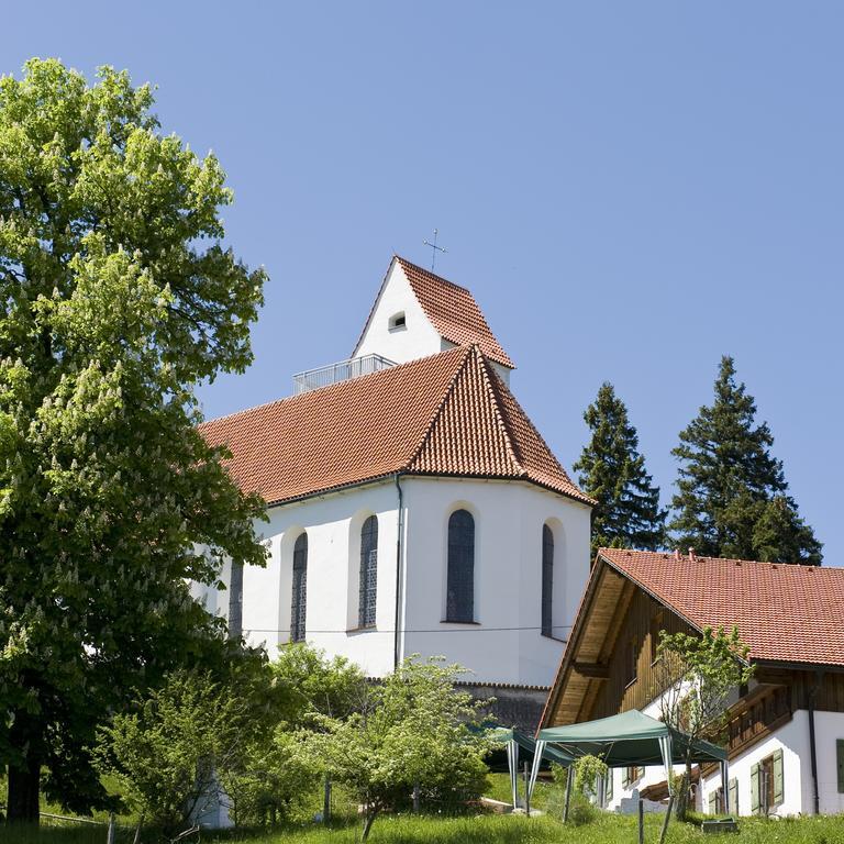 Panoramagasthof auf dem Auerberg Bernbeuren Bagian luar foto